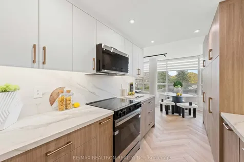 11 Townsgate Drive Vaughan ON L4J 8G4