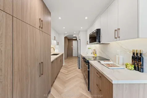 11 Townsgate Drive Vaughan ON L4J 8G4