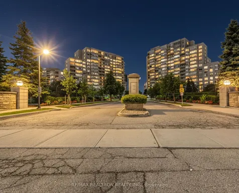 11 Townsgate Drive Vaughan ON L4J 8G4