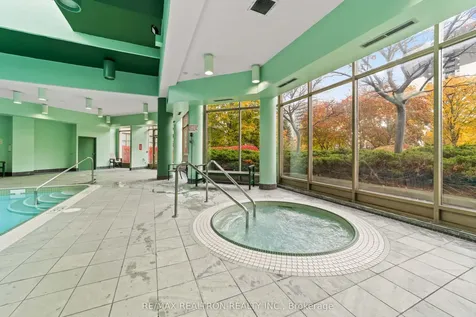 11 Townsgate Drive Vaughan ON L4J 8G4