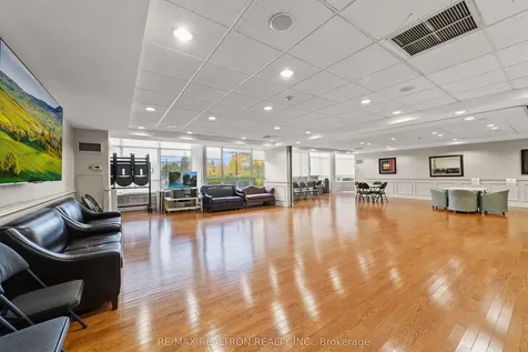 11 Townsgate Drive Vaughan ON L4J 8G4
