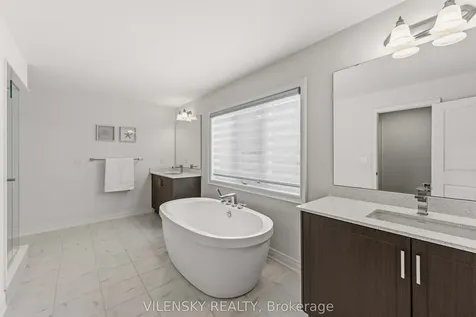 23 Watershed Gate East Gwillimbury ON L9N 0Y6