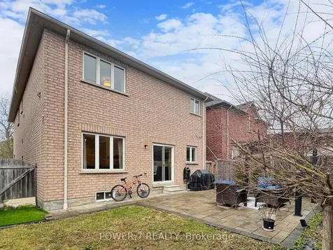 45 Lost Pond Crescent Whitchurch-stouffville ON L4A 0R4