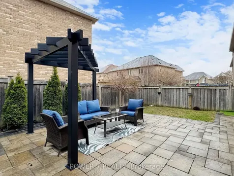 45 Lost Pond Crescent Whitchurch-stouffville ON L4A 0R4