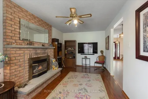 63 Portland Crescent Newmarket ON L3Y 6A6