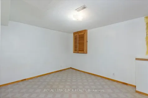 63 Portland Crescent Newmarket ON L3Y 6A6