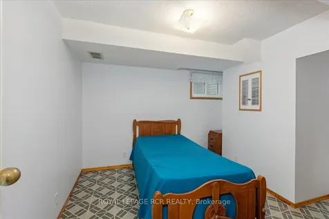 63 Portland Crescent Newmarket ON L3Y 6A6
