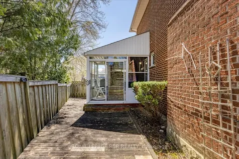 63 Portland Crescent Newmarket ON L3Y 6A6