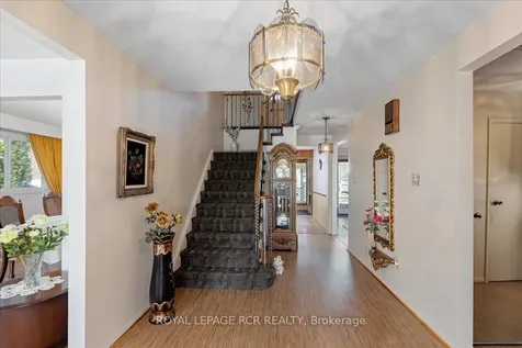 63 Portland Crescent Newmarket ON L3Y 6A6