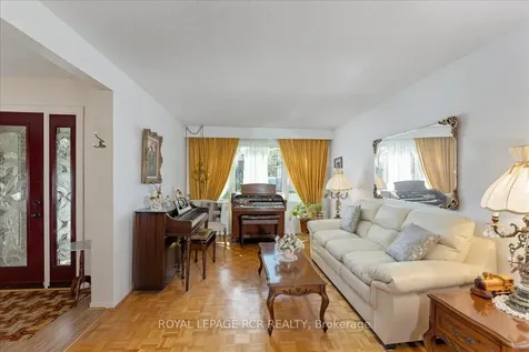 63 Portland Crescent Newmarket ON L3Y 6A6