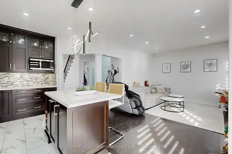 52 Lakespring Drive Markham ON L6C 2Z1