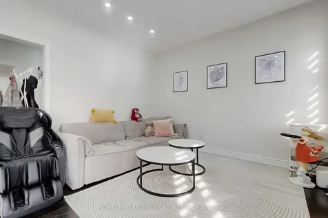 52 Lakespring Drive Markham ON L6C 2Z1