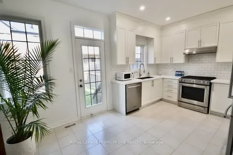 94 Alexie Way Vaughan ON L4H 3B8