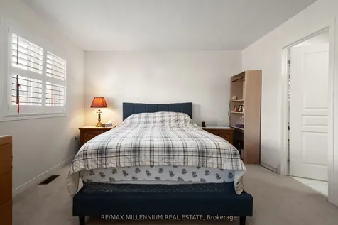 1211 Mccron Crescent Newmarket ON L3X 0C5