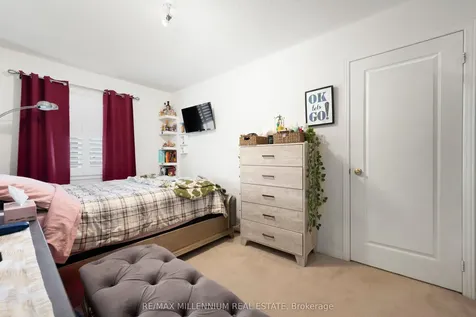 1211 Mccron Crescent Newmarket ON L3X 0C5