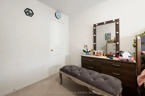 1211 Mccron Crescent Newmarket ON L3X 0C5