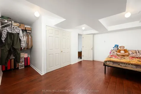 1211 Mccron Crescent Newmarket ON L3X 0C5