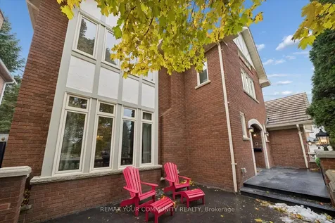 8 Old Park Lane Richmond Hill ON L4B 2L8