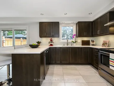 49 Twinberry Crescent Vaughan ON L4L 3X5
