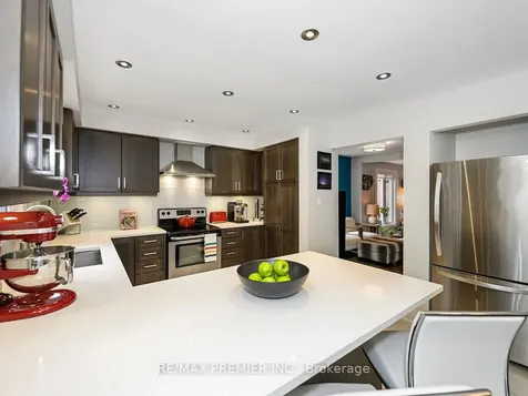 49 Twinberry Crescent Vaughan ON L4L 3X5