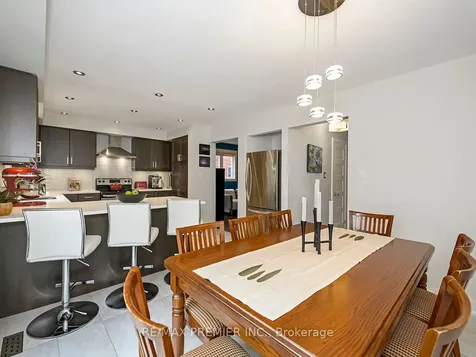 49 Twinberry Crescent Vaughan ON L4L 3X5