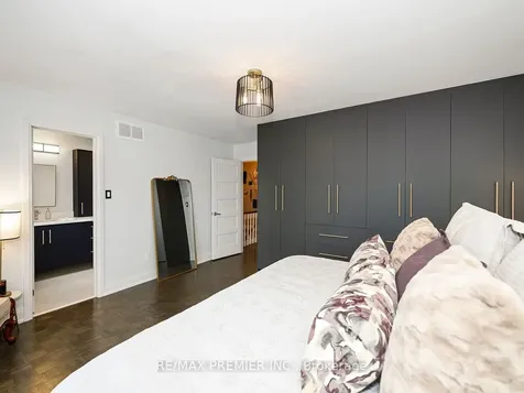 49 Twinberry Crescent Vaughan ON L4L 3X5