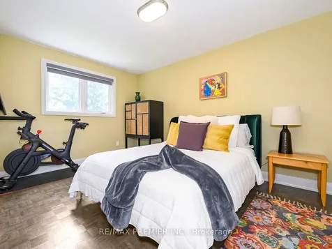 49 Twinberry Crescent Vaughan ON L4L 3X5