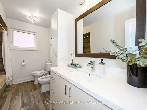 49 Twinberry Crescent Vaughan ON L4L 3X5