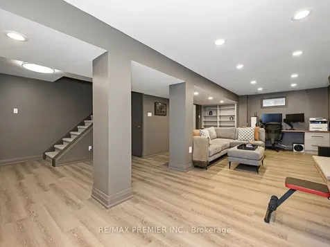 49 Twinberry Crescent Vaughan ON L4L 3X5
