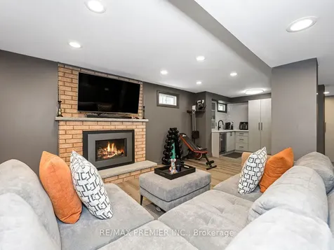 49 Twinberry Crescent Vaughan ON L4L 3X5