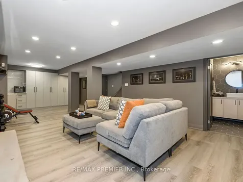 49 Twinberry Crescent Vaughan ON L4L 3X5