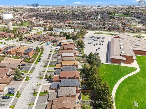 49 Twinberry Crescent Vaughan ON L4L 3X5