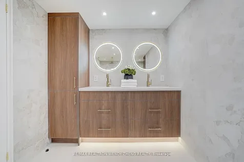 1 Clark Avenue W Vaughan ON L4J 7Y6