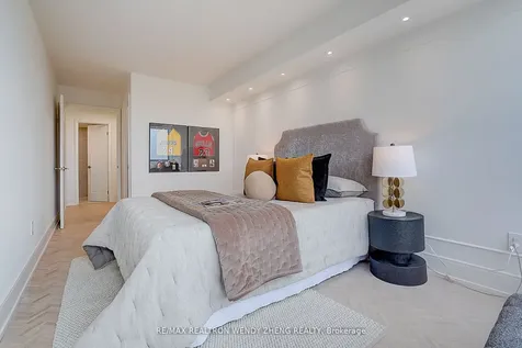 1 Clark Avenue W Vaughan ON L4J 7Y6