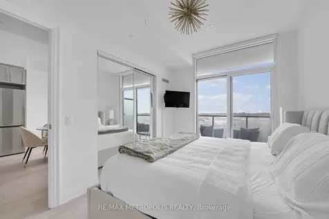 10 Gatineau Drive Vaughan ON L4J 0L2