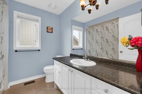 298 Greenwood Drive Essa ON L3W 0E8