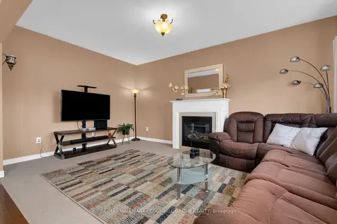 298 Greenwood Drive Essa ON L3W 0E8