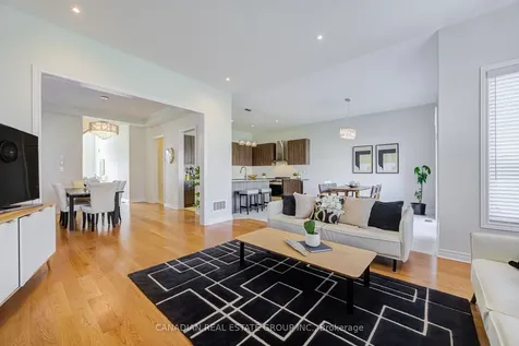 22 Schwalm Crescent New Tecumseth ON L0G 1W0