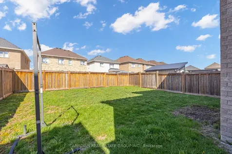 22 Schwalm Crescent New Tecumseth ON L0G 1W0
