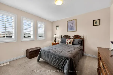 32 Mcmulkin Street New Tecumseth ON L9R 0A9