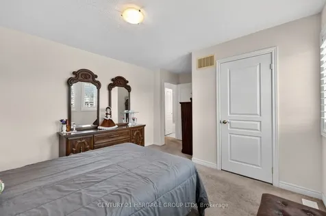 32 Mcmulkin Street New Tecumseth ON L9R 0A9