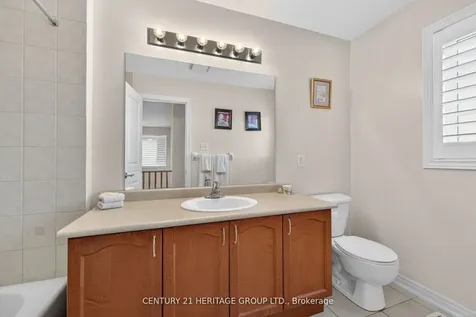 32 Mcmulkin Street New Tecumseth ON L9R 0A9