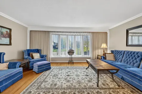 13 Laurentide Avenue Aurora ON L4G 3B3