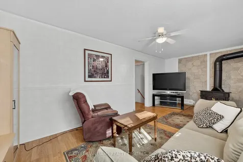 13 Laurentide Avenue Aurora ON L4G 3B3
