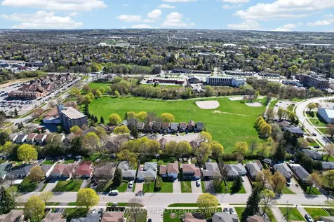13 Laurentide Avenue Aurora ON L4G 3B3