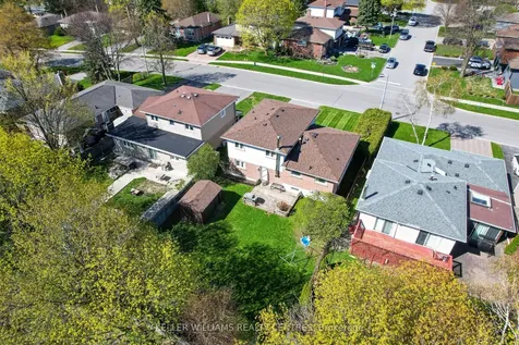 13 Laurentide Avenue Aurora ON L4G 3B3
