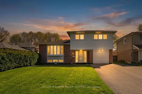 13 Laurentide Avenue Aurora ON L4G 3B3