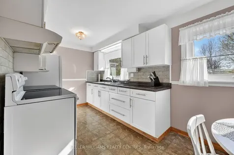 13 Laurentide Avenue Aurora ON L4G 3B3