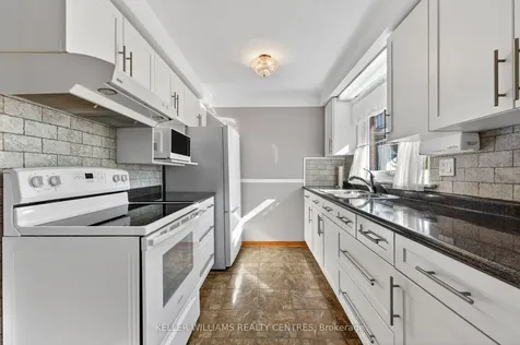 13 Laurentide Avenue Aurora ON L4G 3B3