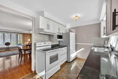 13 Laurentide Avenue Aurora ON L4G 3B3